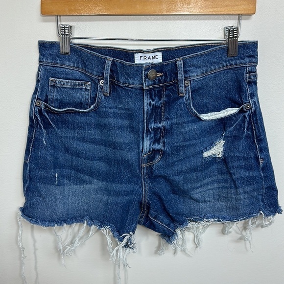 Frame Le Brigette Short in Heartbreaker 29 - Picture 3 of 7